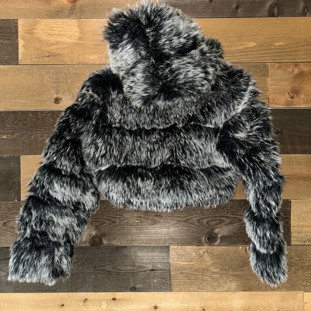 Faux fur cropped puffer